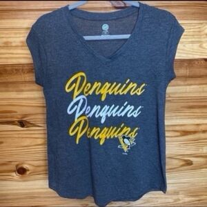 NHL Pittsburgh penguins vneck top small